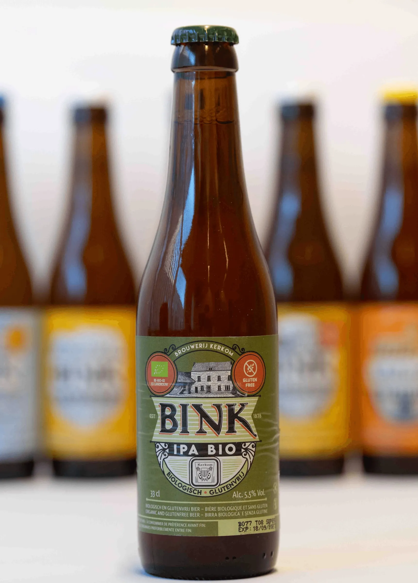 Fles Bink IPA Bio voor een rij Bink-bieren