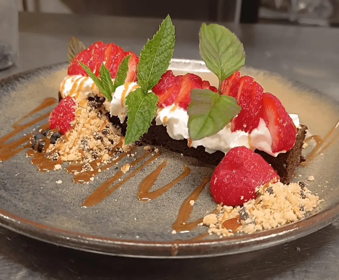Dessert met verse aardbeien